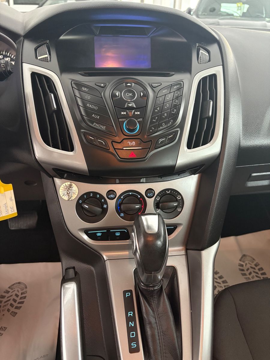 Fahrzeugabbildung Ford Focus Turnier Champions Edition AUTOMATIK