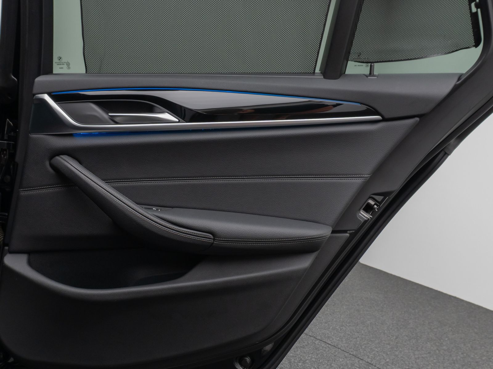Fahrzeugabbildung BMW 530e Kamera DAB HiFi CockPitPro Fernlichtassist