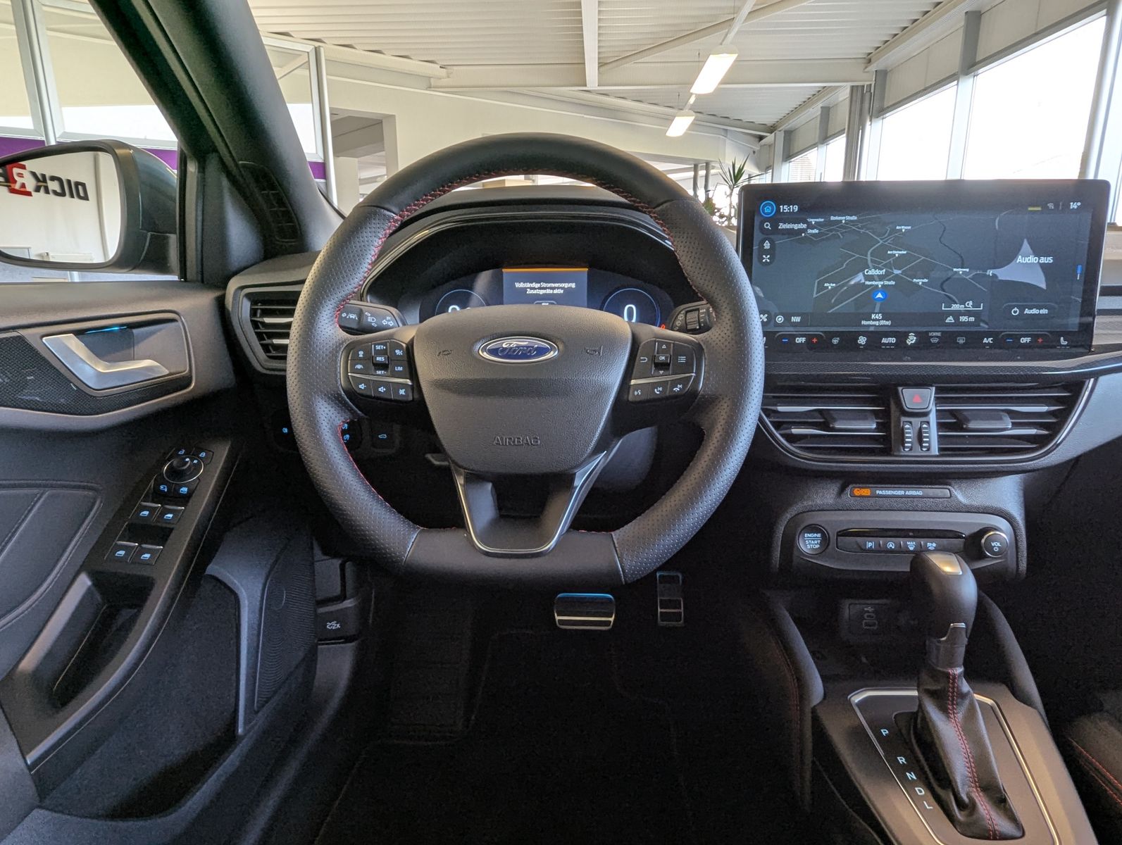 Fahrzeugabbildung Ford Focus 1.0 ST-Line X Styling Matrix B&amp;O Pano 18"