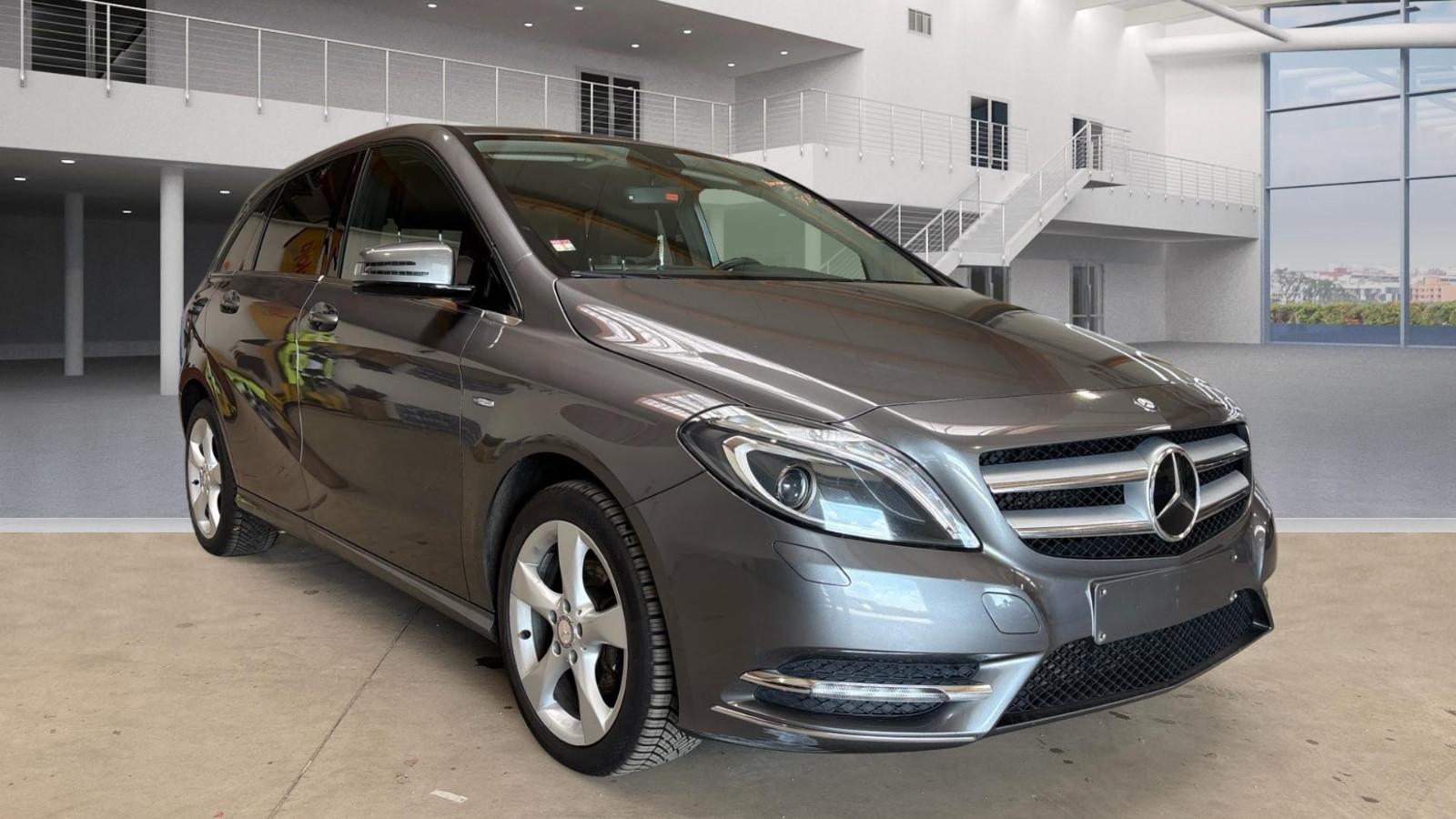 Mercedes-Benz B 200 EDITION 1 SPORTPAKET BI-XENON CAM LEDER