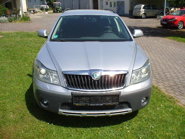 Skoda Octavia Combi Scout 4X4 Xenon
