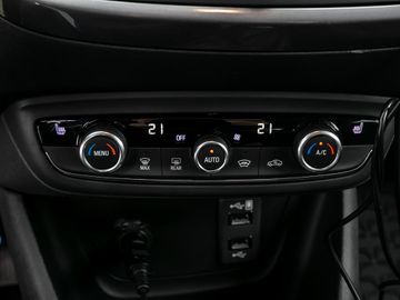 Opel Crossland 1.2 Innovation Sicht-Paket Navi