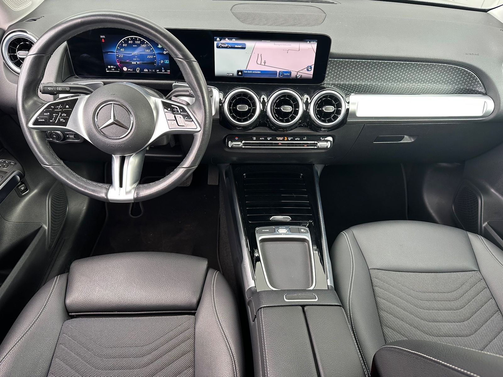 Fahrzeugabbildung Mercedes-Benz GLB 200 d Progressive Advanced NAV+LED+AHK