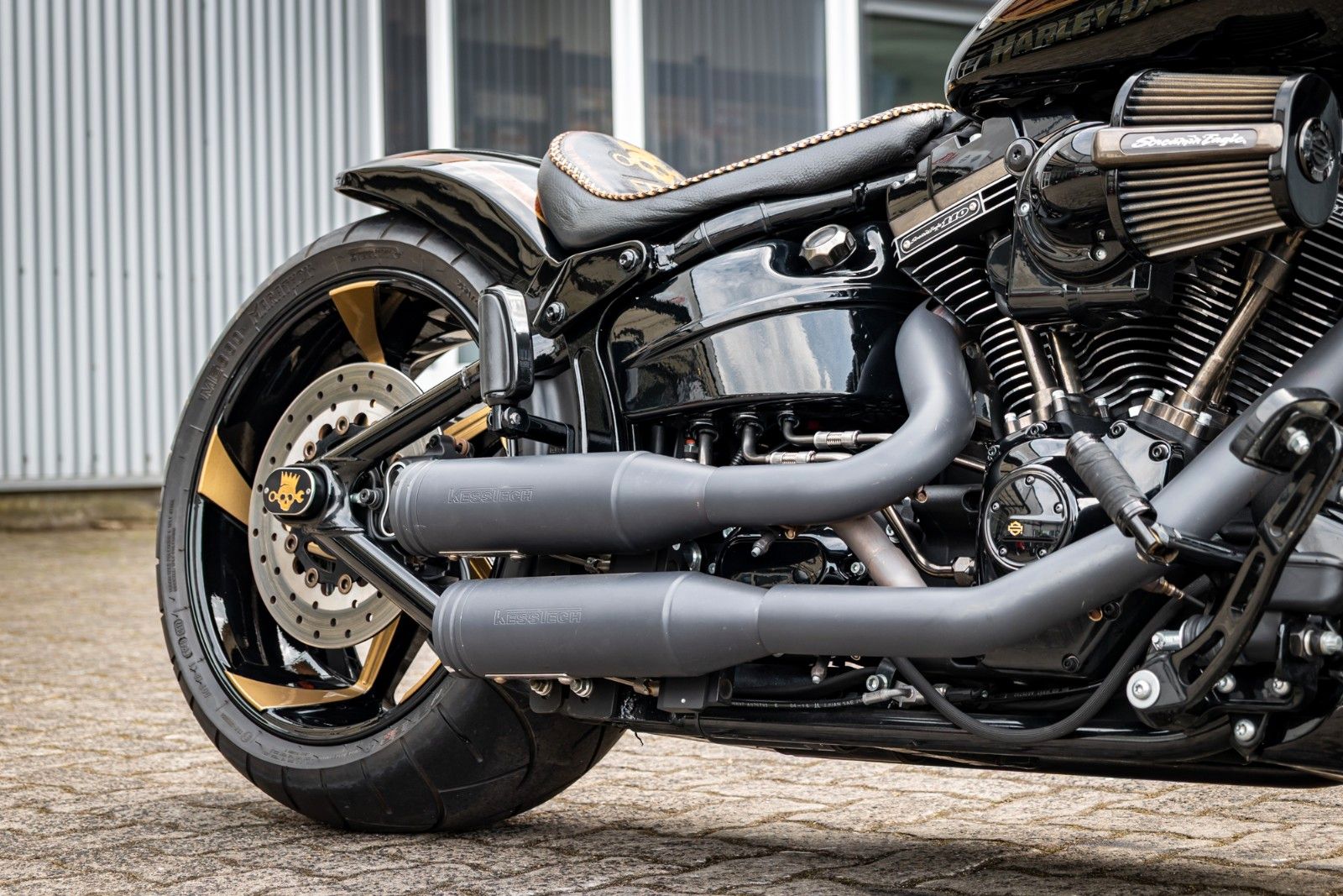 Fahrzeugabbildung Harley-Davidson CVO Pro Street Breakout - Kesstech -