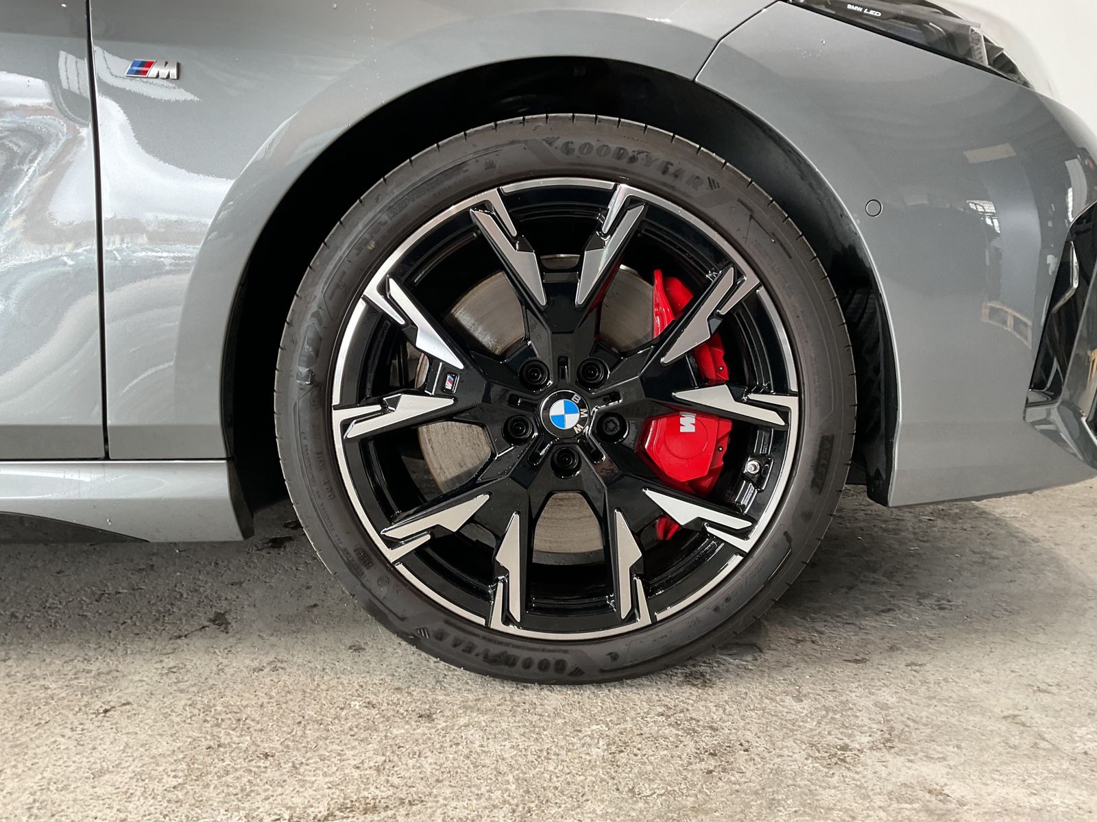 Fahrzeugabbildung BMW M135 xDrive |M Sportpaket Pro |Harman Kardon |19