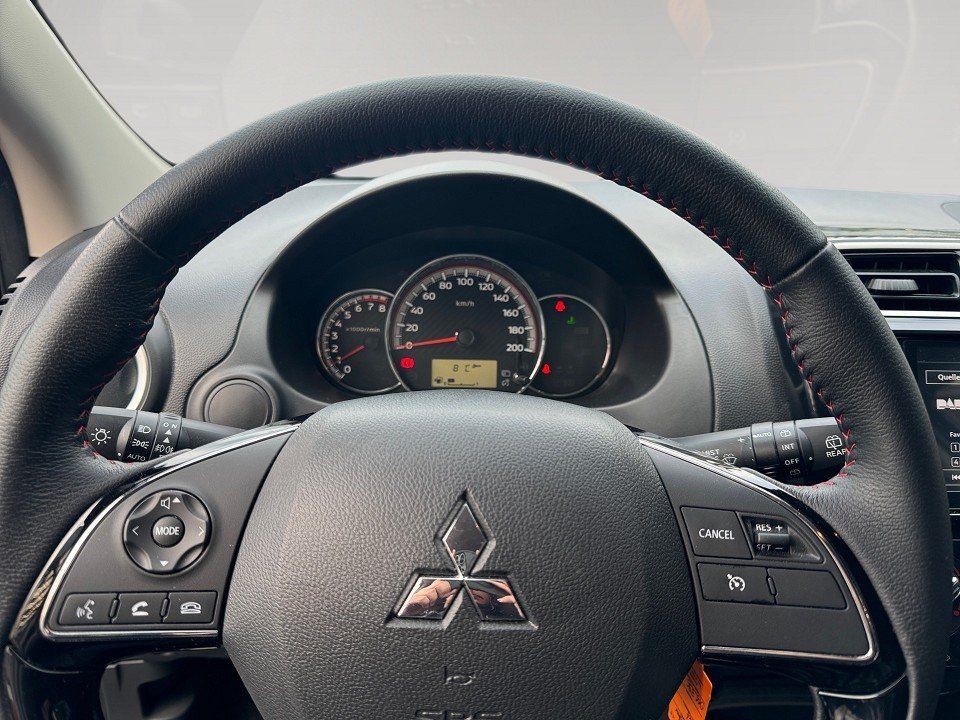 Fahrzeugabbildung Mitsubishi Space Star 1.2 Select + Black