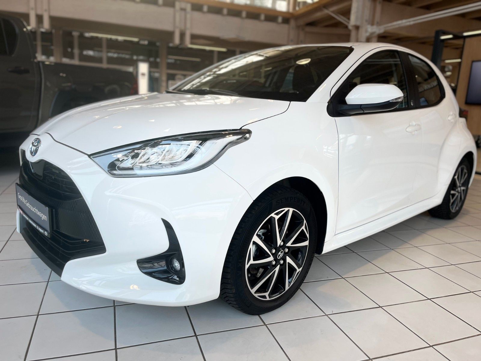 Fahrzeugabbildung Toyota Yaris Hybrid Team Deutschland