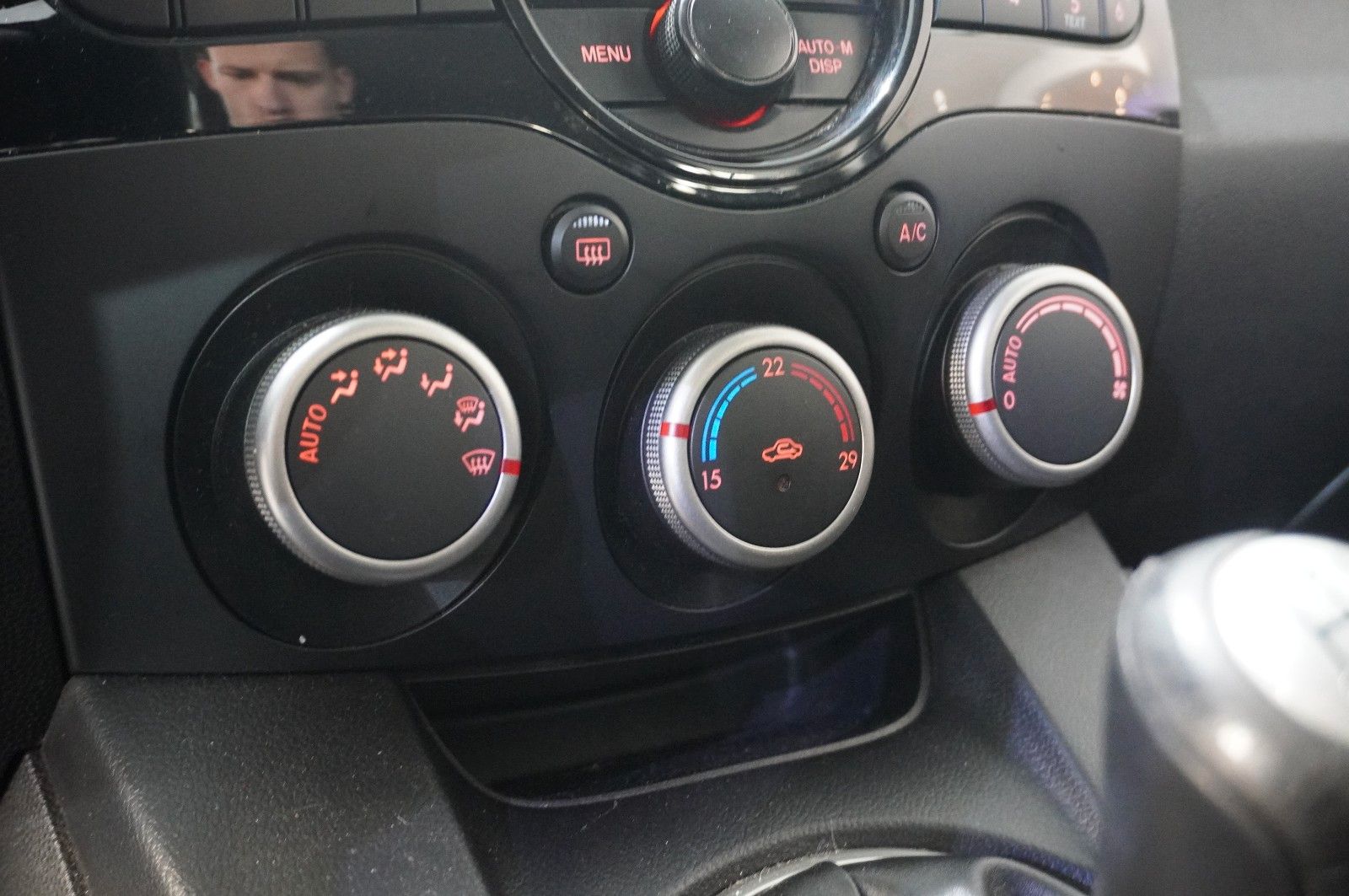 Fahrzeugabbildung Mazda 2 Lim. 1.6D SPORT LINE KLIMA/NEBEL/CD/TÜV/AHK