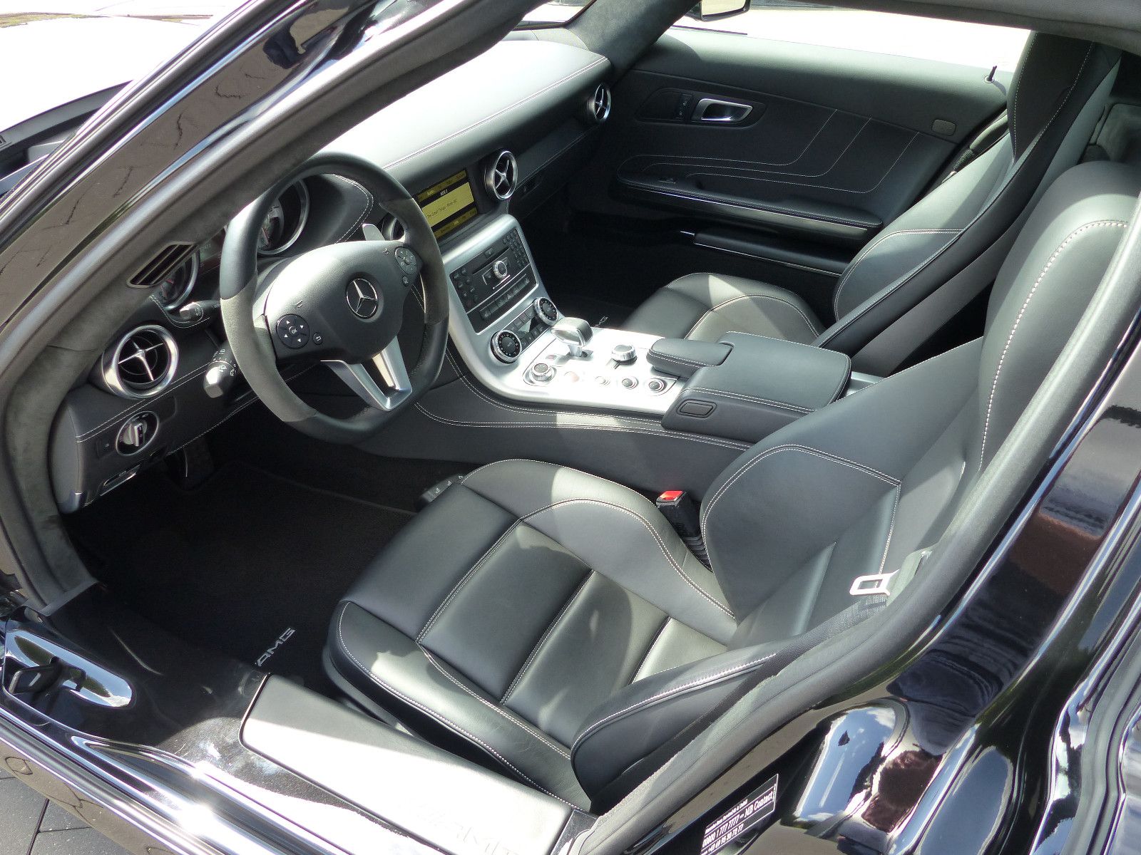 Fahrzeugabbildung Mercedes-Benz SLS AMG Flügeltürer