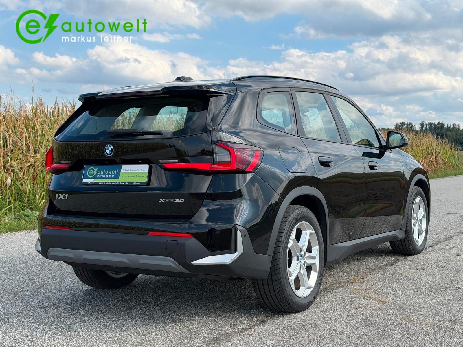 BMW iX1 xDrive30 67kWh AHK adapt. LED Komfortzugang, миниатюра 4