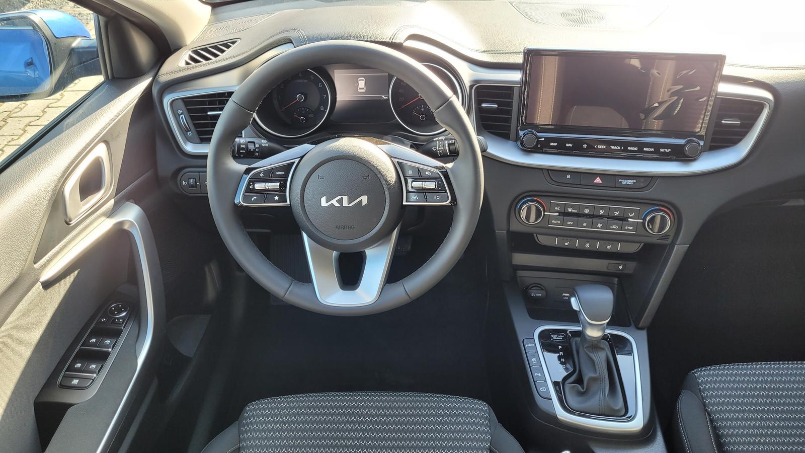 Kia Ceed SW Top*LED*Navi*Shzg*Lhzg*PDC*Cam*17"