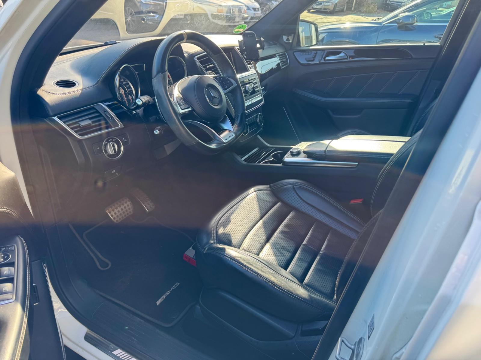 Mercedes-Benz ML 63 AMG 4MATIC / Perfomance / VOLL