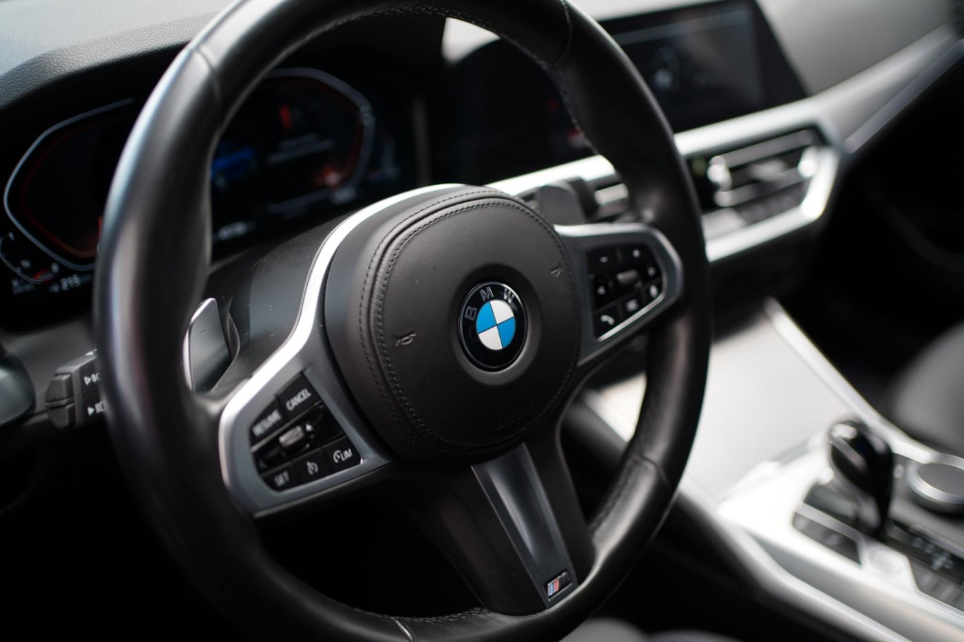 Fahrzeugabbildung BMW 320d xDrive M-Sport +LiCoPro+Parking Assistant+