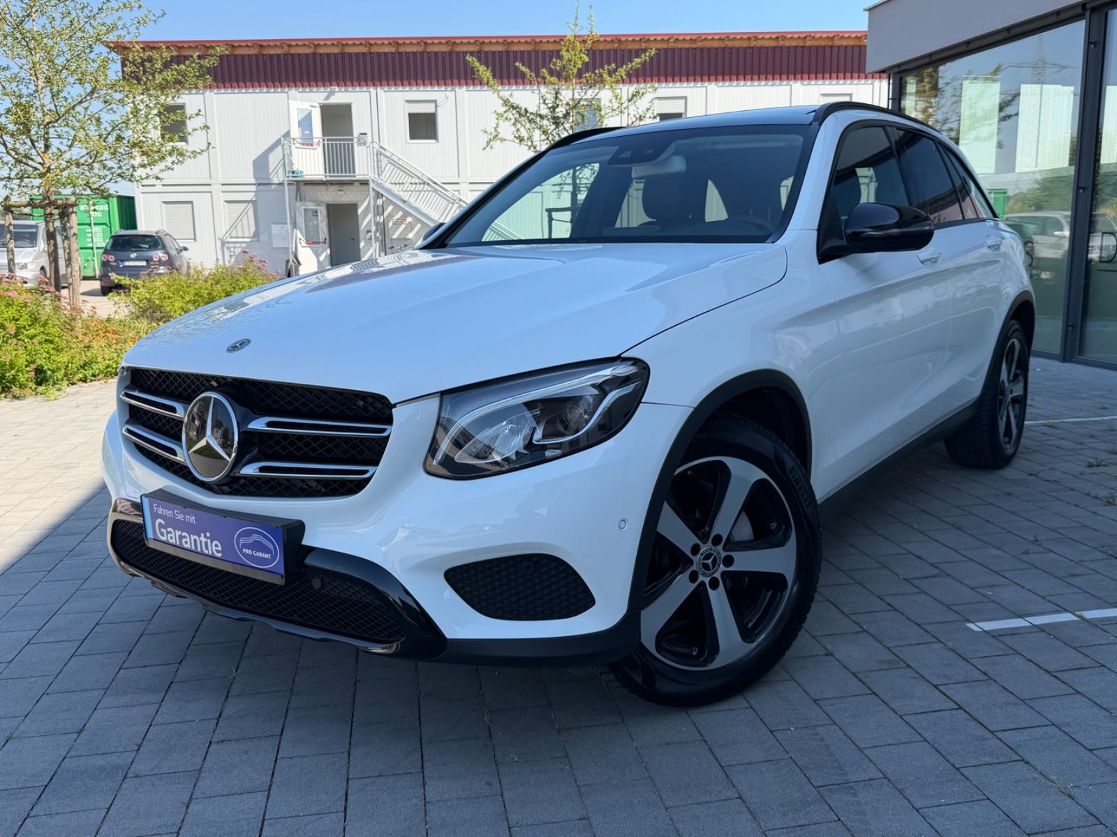 MERCEDES-BENZ GLC 300 4Matic Exclusive LED PANO BURMESTER AHK
