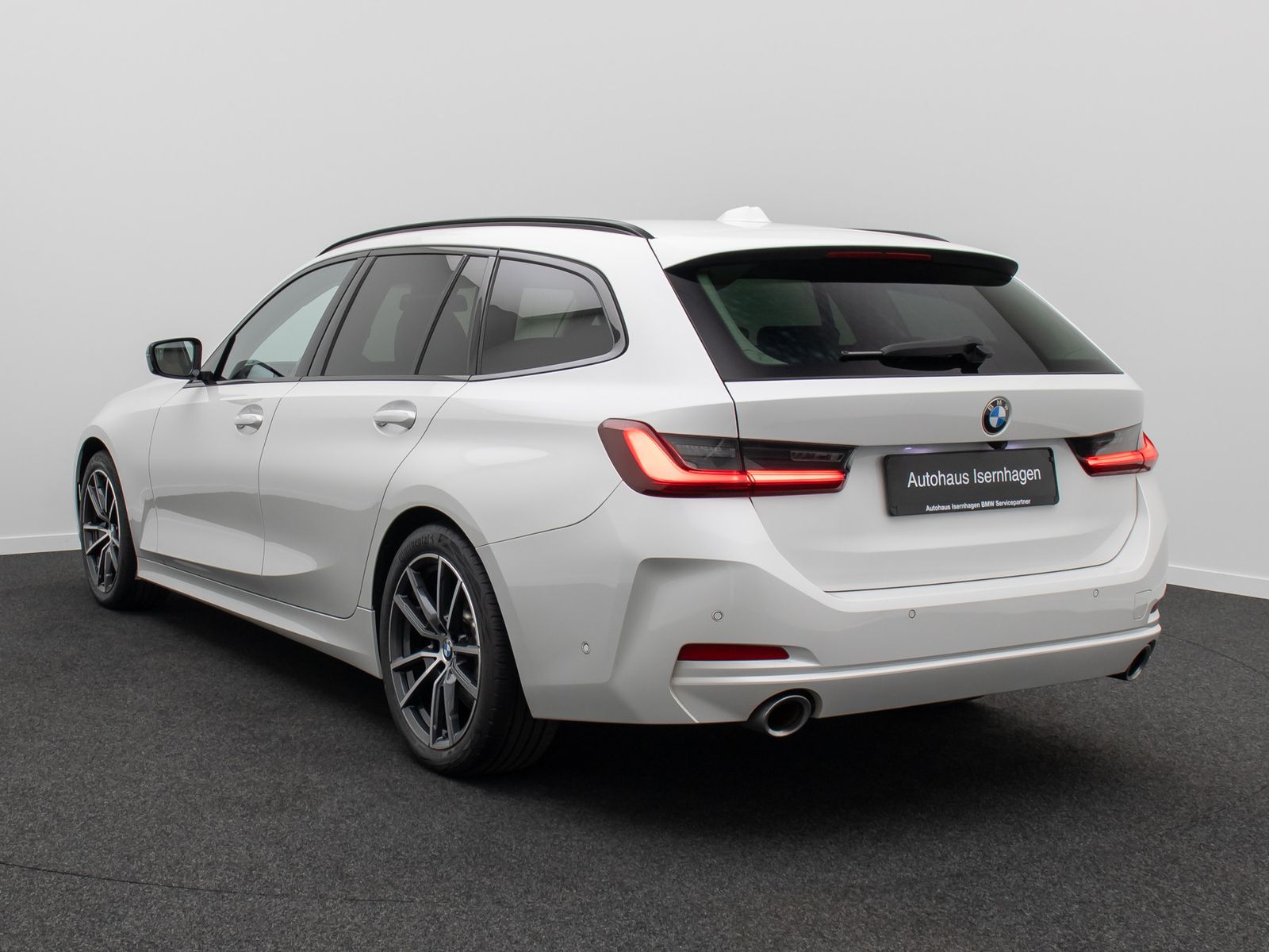 Fahrzeugabbildung BMW 330i Komfort HUD Kamera H/K Leder Sport 18Zoll