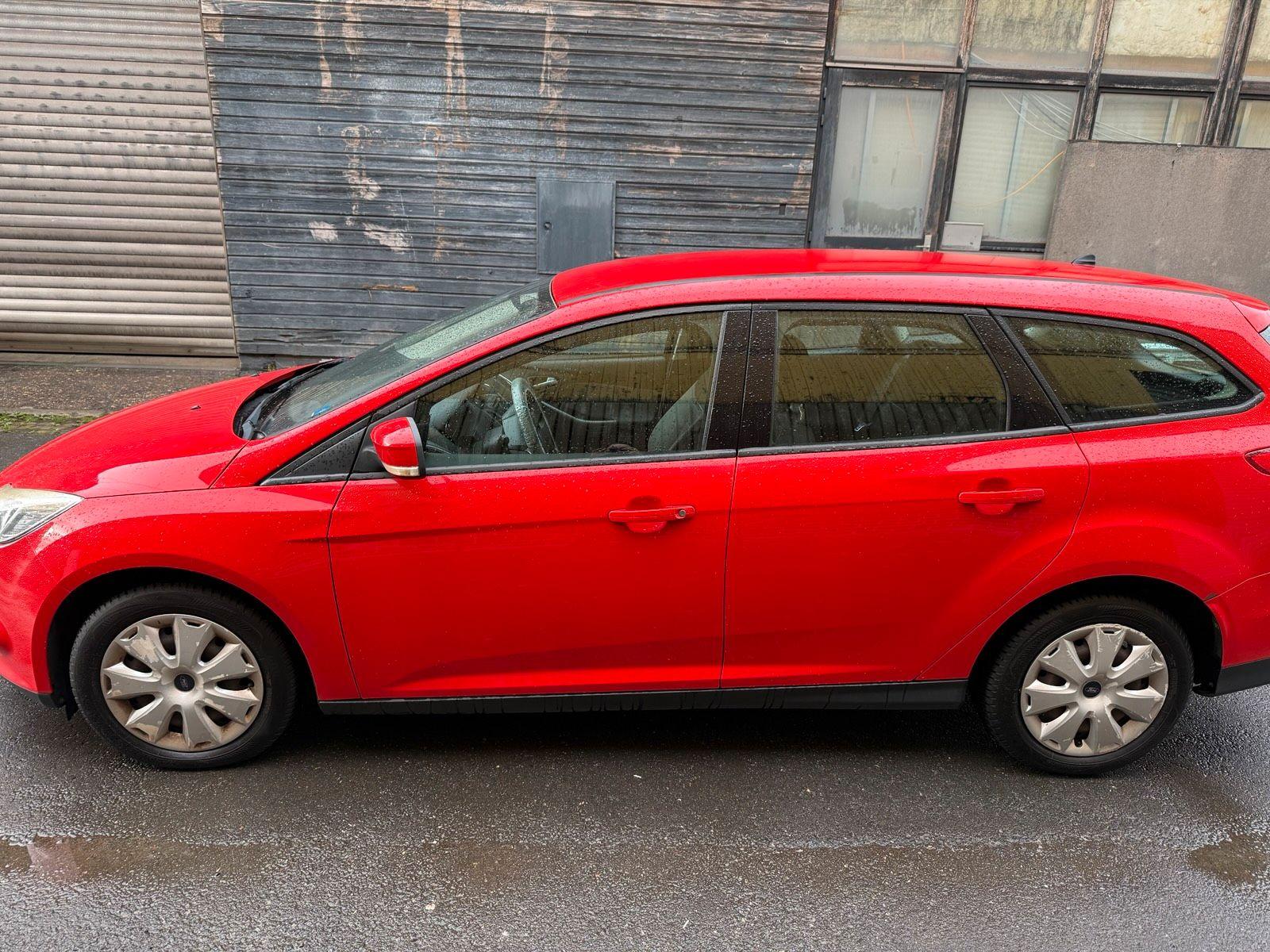 Ford Focus 2013 — салон