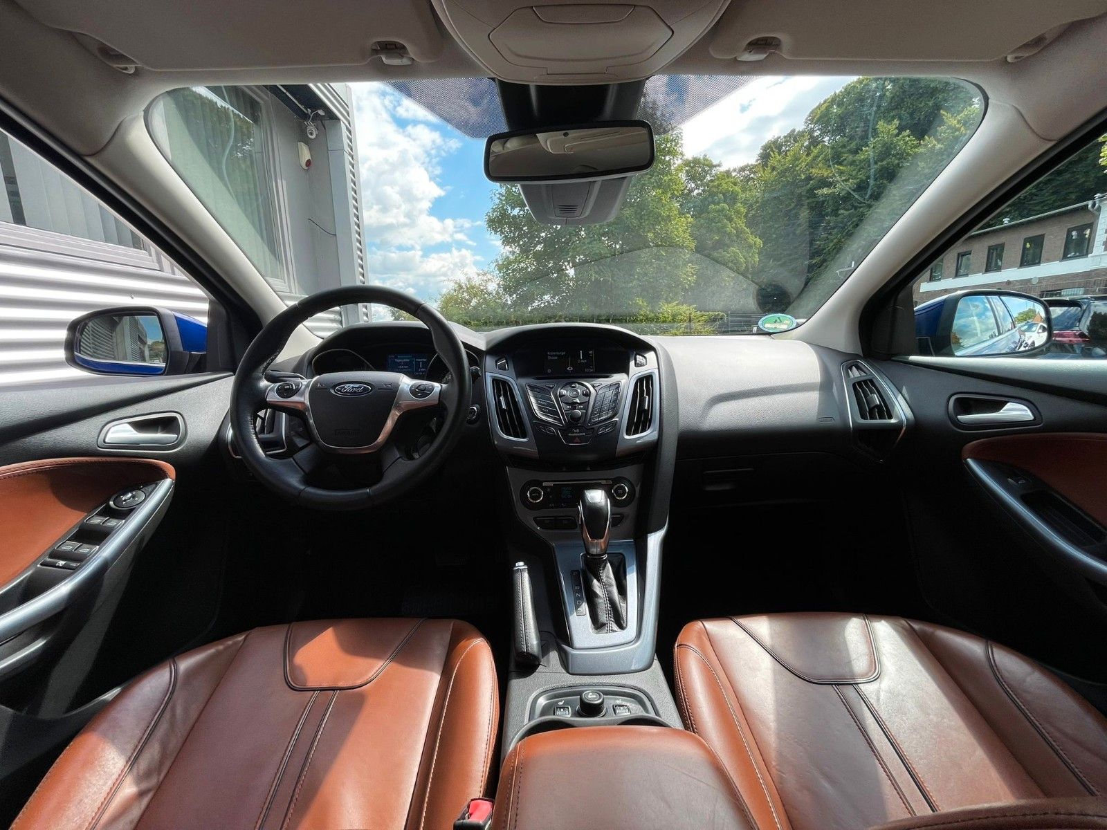 Fahrzeugabbildung Ford FOCUS TITANIUM 2.0 AUT. LEDER NAVI XENON AHK "18