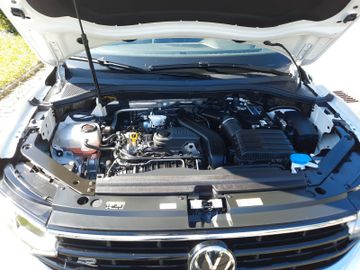 Volkswagen Tiguan R-Line 1,5 TSI DSG Matrix Navi AHK DCC