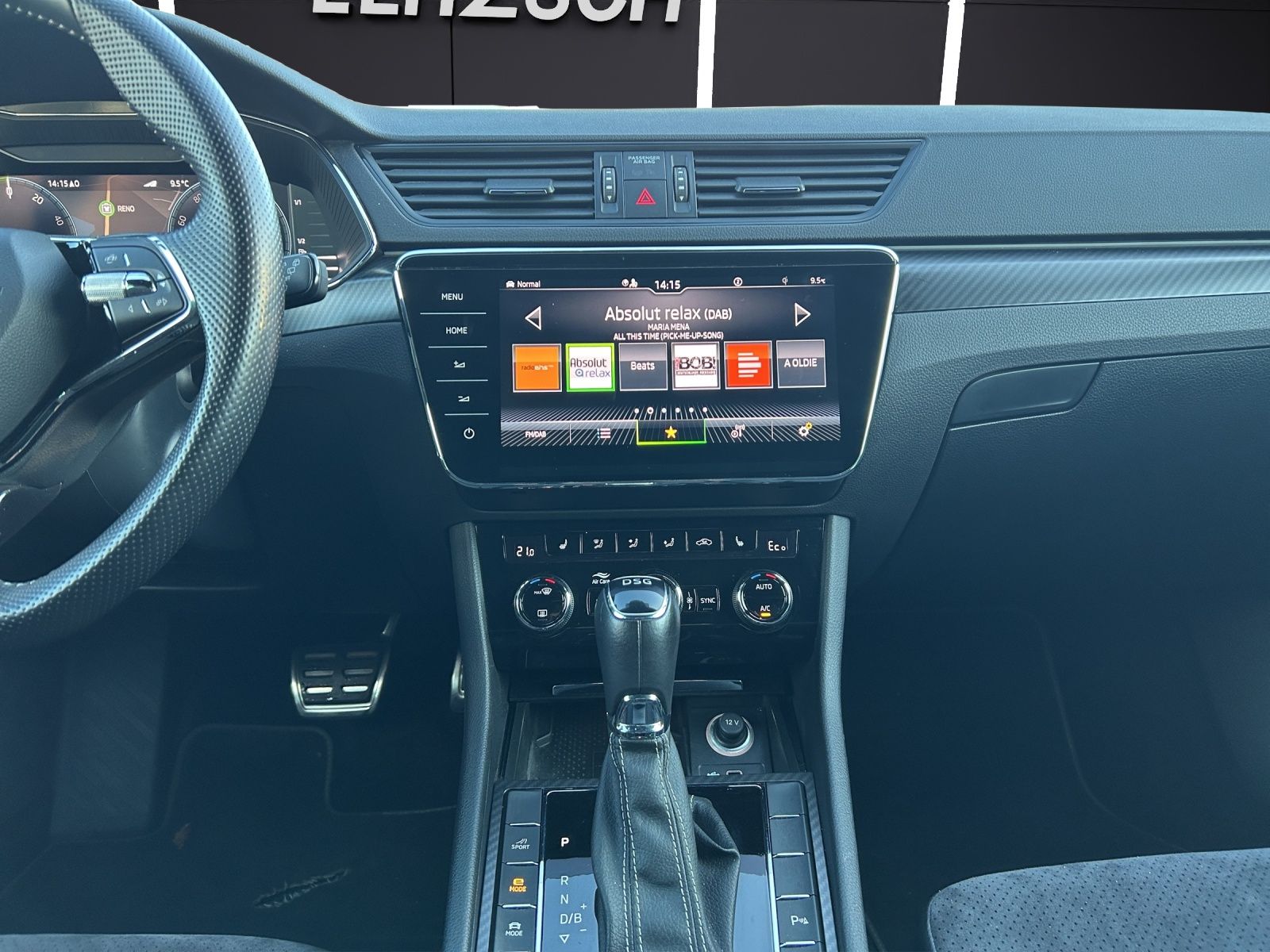 Fahrzeugabbildung SKODA Superb Combi Sportline iV Matrix STH AHK SH PANO