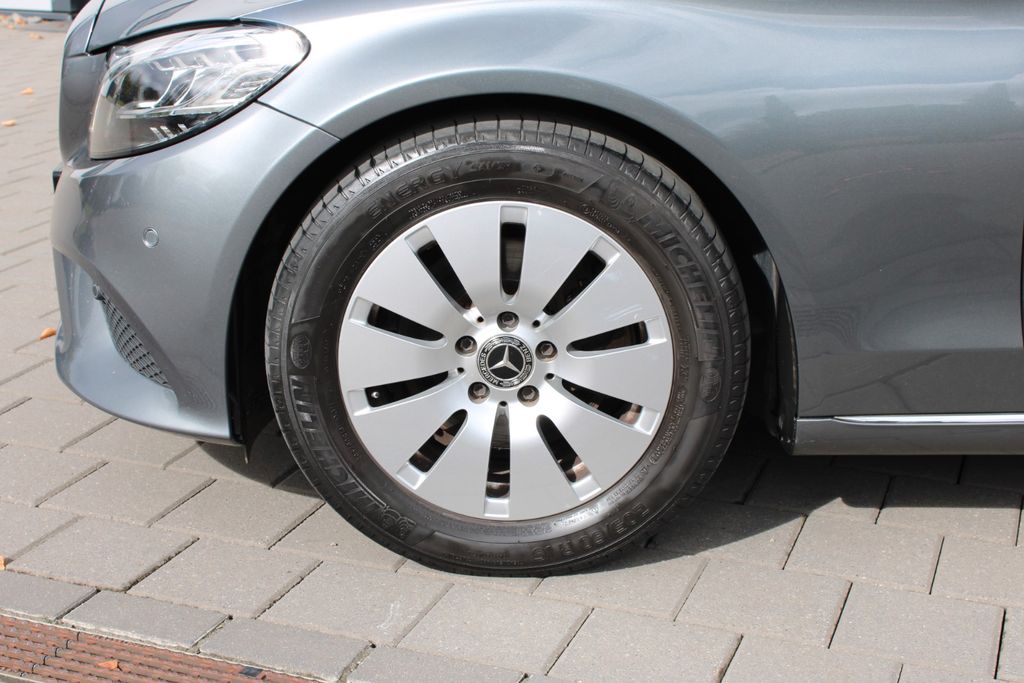 MERCEDES-BENZ C 220 d T LED AUT SHZ KAM NAVI PDC