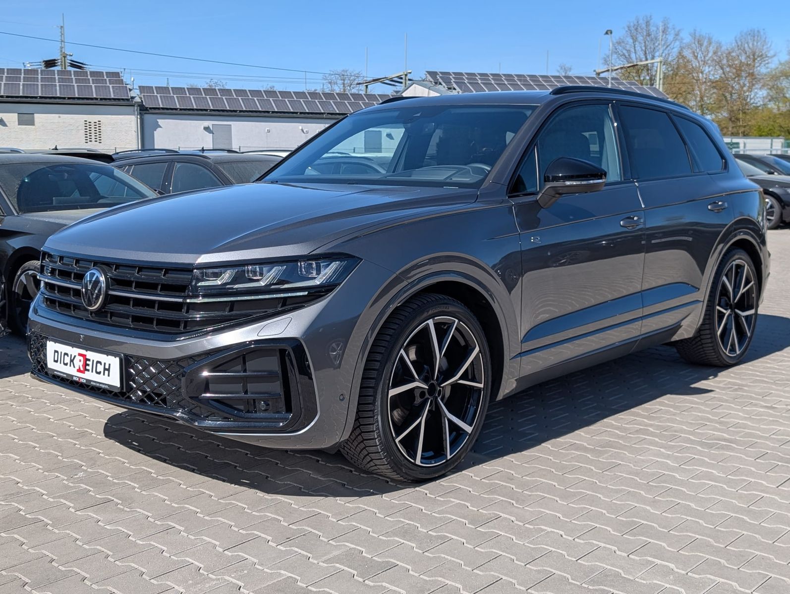 Fahrzeugabbildung Volkswagen Touareg 3.0TDI 4M R-Line VOLL Black 22" UPE 114T