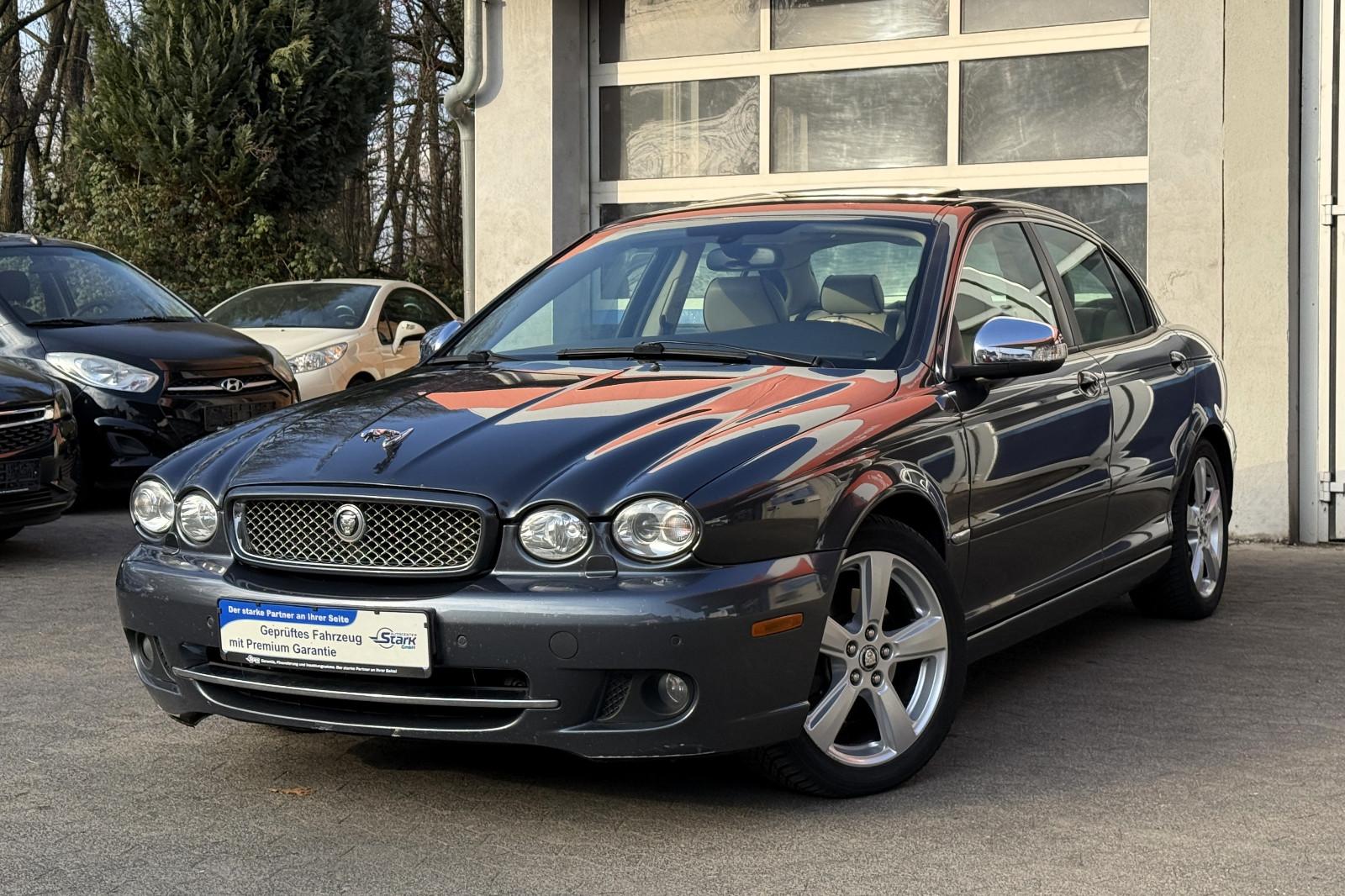Jaguar X-Type 3.0 V6 EXECUTIVE ALLRAD LEDER NAVI 2 HAND