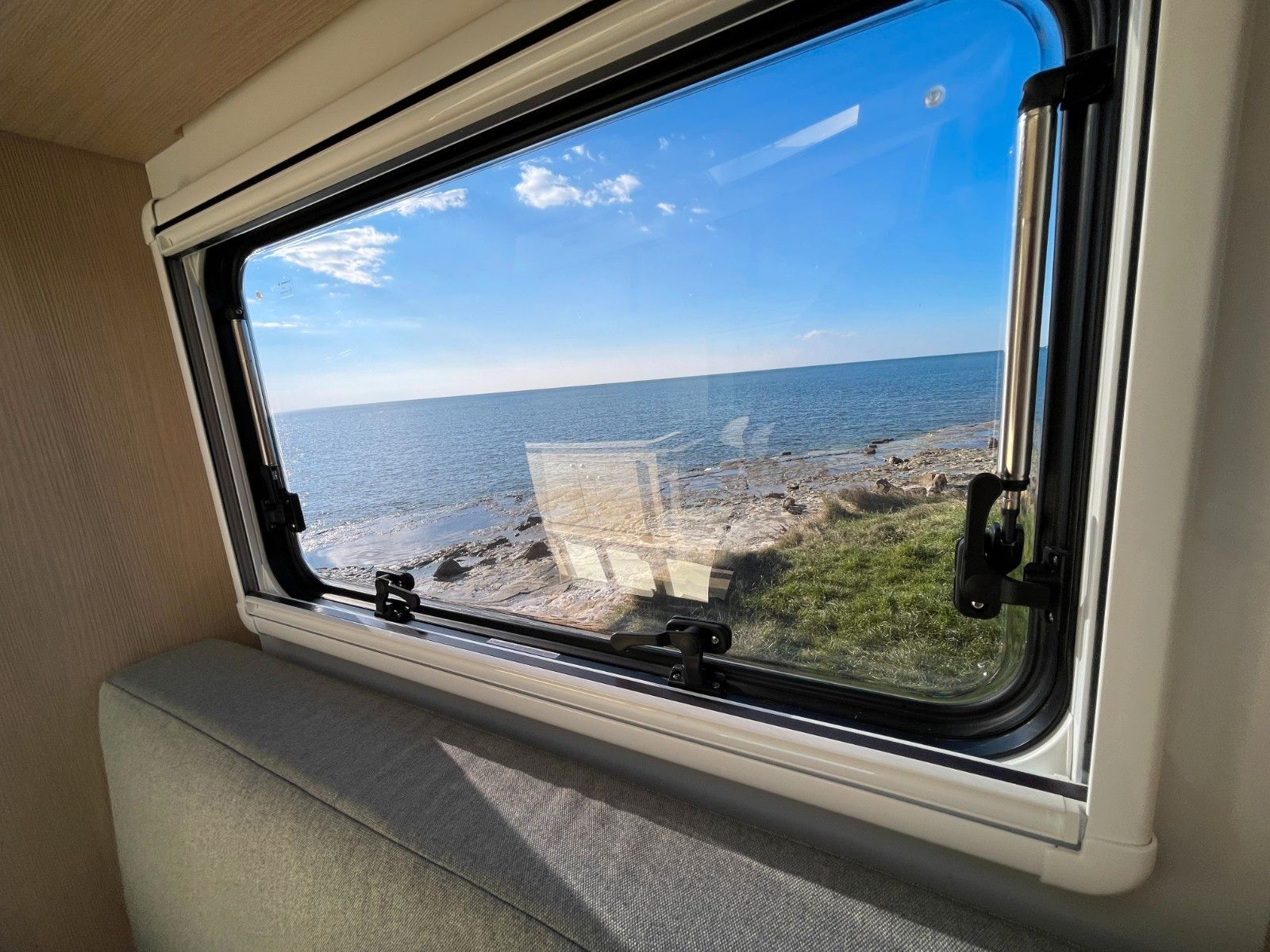 Fahrzeugabbildung Andere OVERLANDER 240