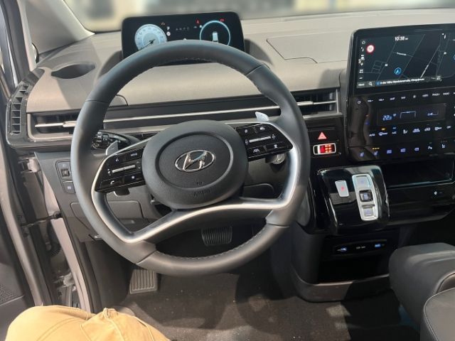 Fahrzeugabbildung Hyundai STARIA Prime 2WD 2.2 CRDi PANO+Park-Paket+Lager