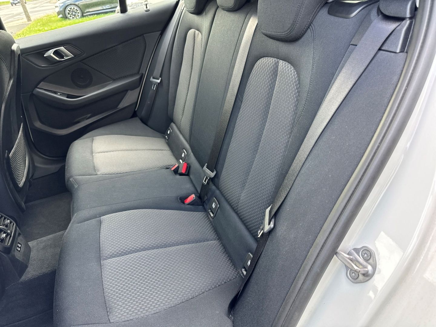 BMW 118 i Advantage Driving Assitant Fernlichtassist foto 23