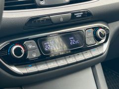 Fahrzeugabbildung Hyundai i30 1.0 T-GDI Connect & Go *Navi*Kamera*LED*PDC*