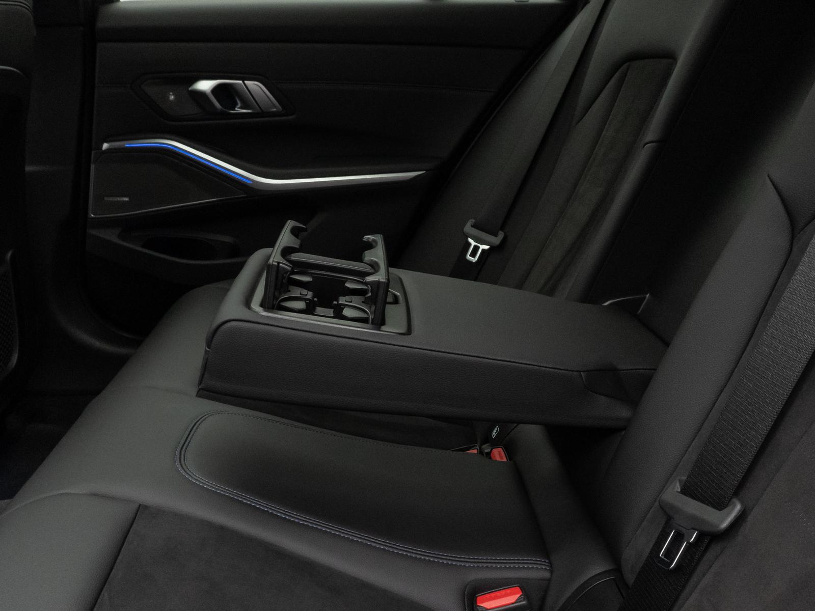 BMW 320i M Sport Panorama Kamera DAB H/K AHK 19Zoll