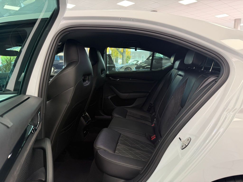 Skoda Octavia 2.0 TDI RS Plus 4x4*H-Up*Standhzg*Kamera