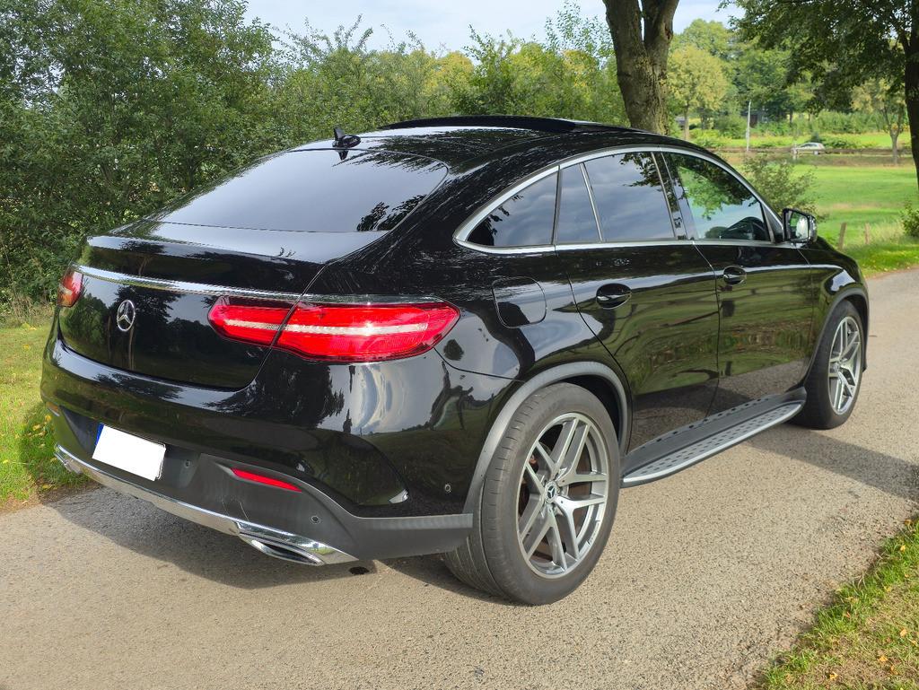 Mercedes-Benz GLE 350 d 4MATIC AMG-Line PANO HU & AU NEU