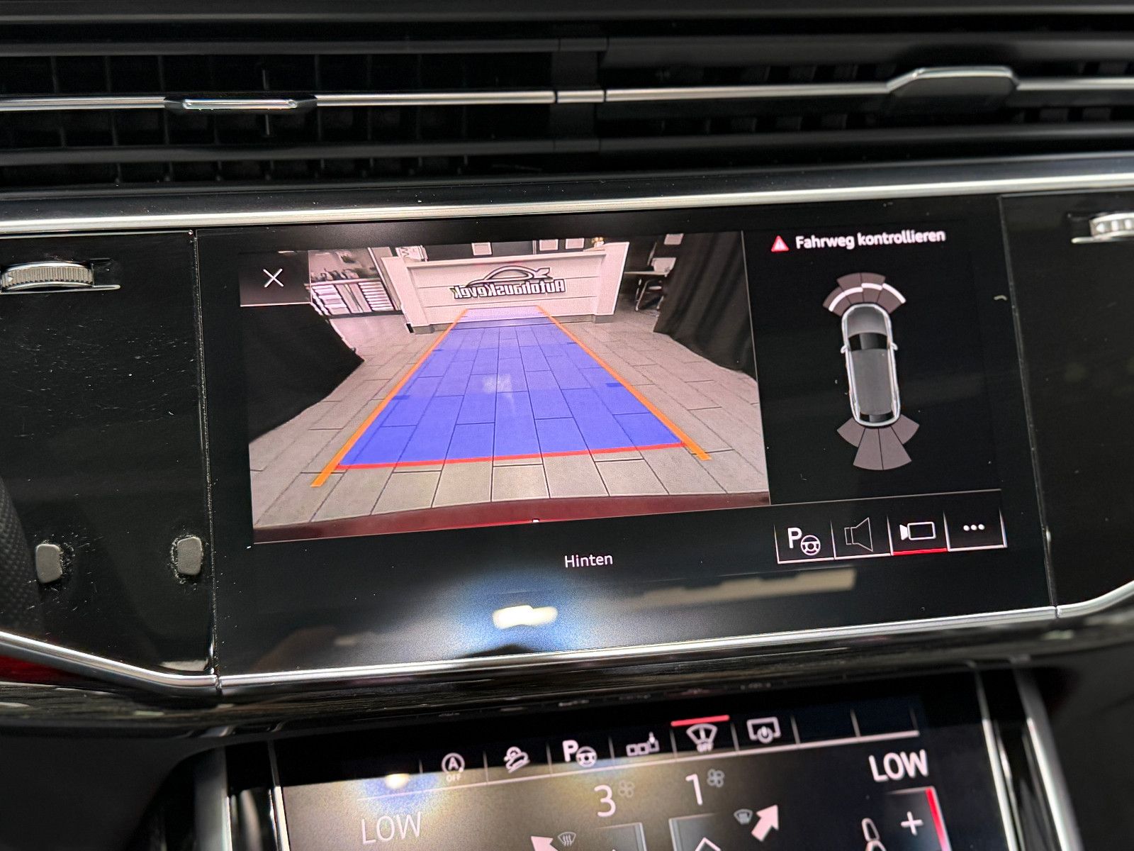 Fahrzeugabbildung Audi SQ8 4.0 TDI quattro|3D BANG&OLUFSEN|RS-SITZE|AHK