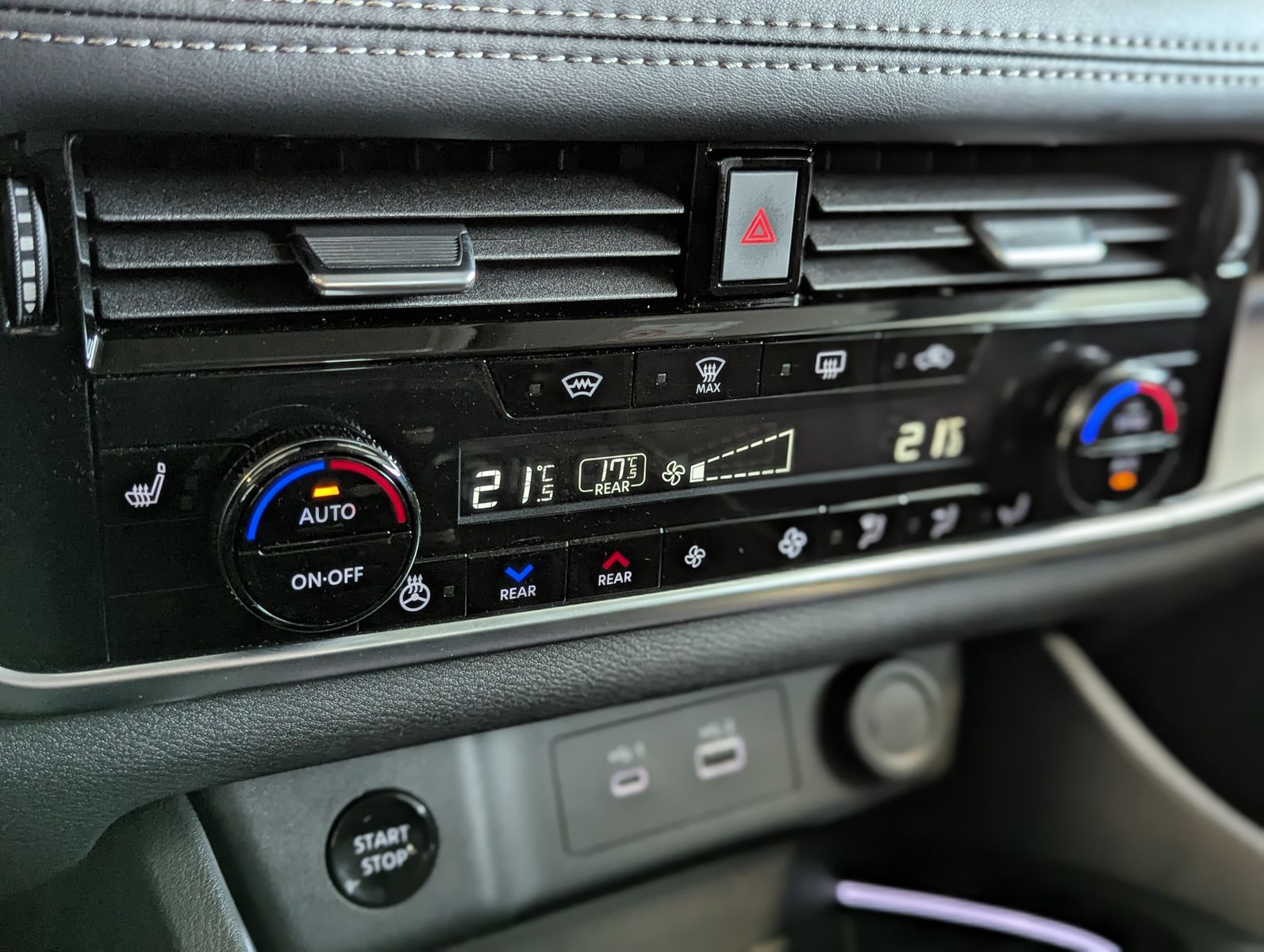 Fahrzeugabbildung Nissan X-Trail 1.5 e-Power N-Connecta ACC 360 Navi 12"