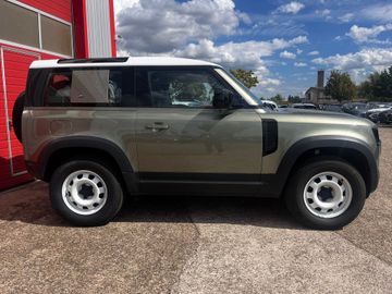 Land-Rover Defender - 2
