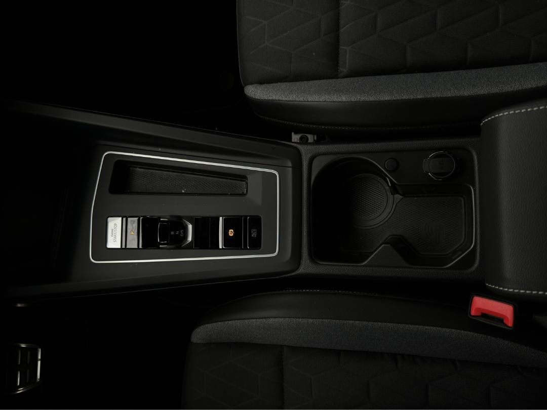 Fahrzeugabbildung Volkswagen Golf VIII 1.5 eTSI 85 kW Goal Kamera,LED,Matrix