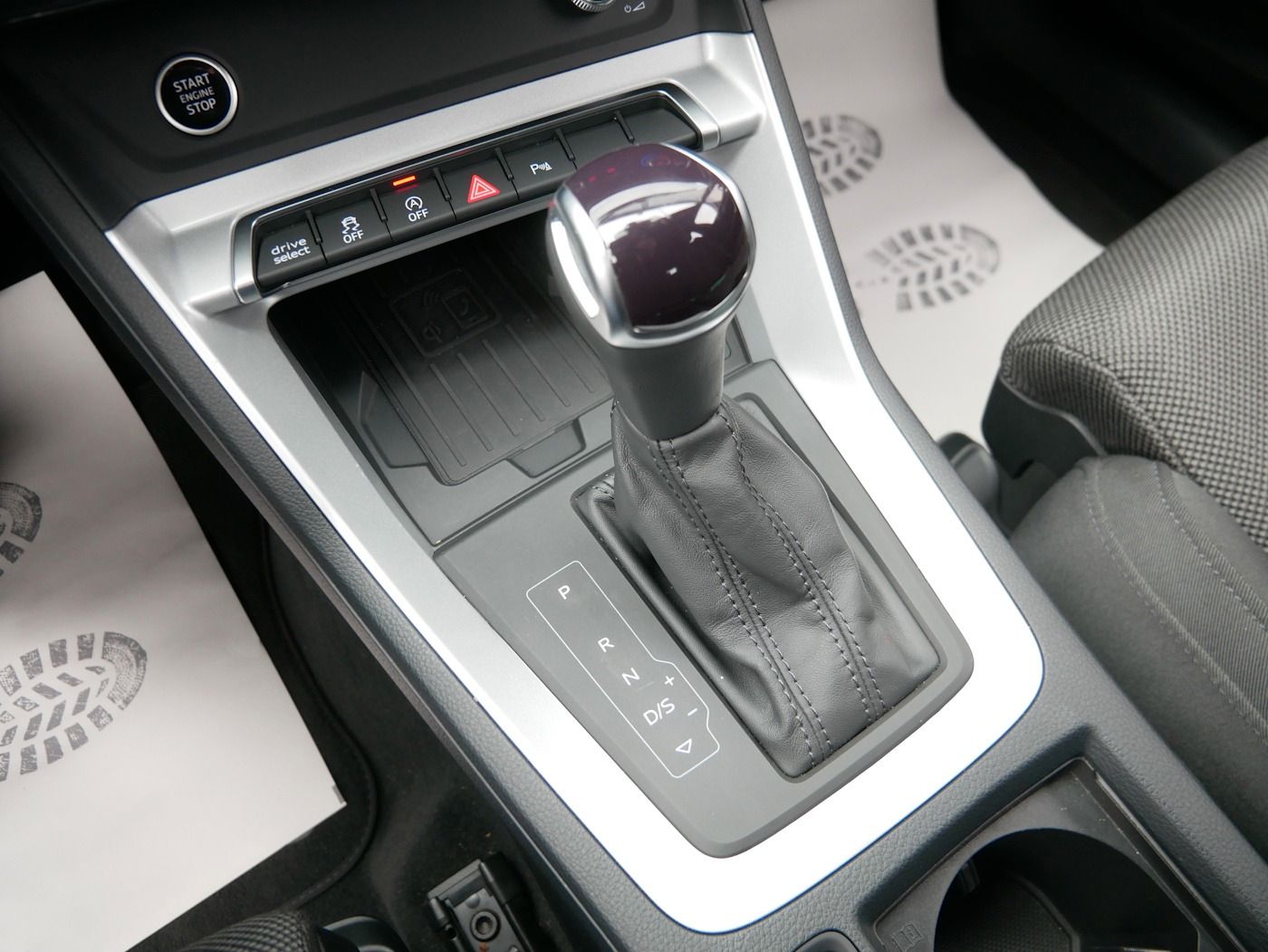 Fahrzeugabbildung Audi Q3 SB 1.5 TFSI S-Line NEU56T DSG NAVI SHZ LED AC