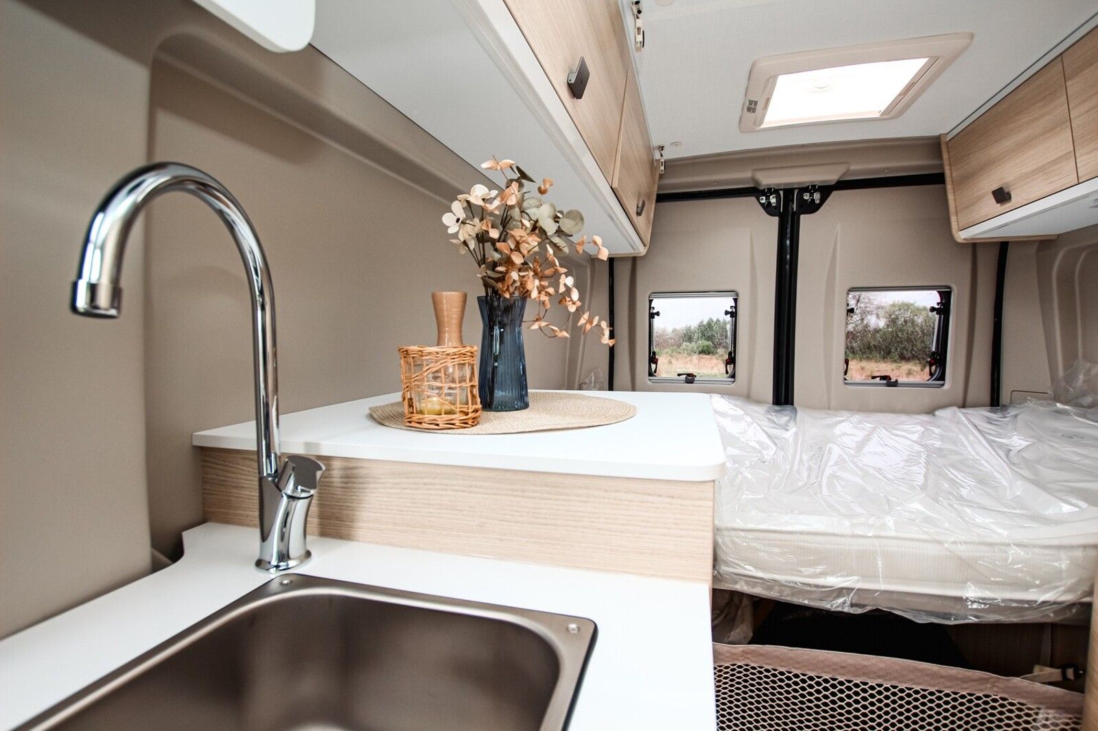 Fahrzeugabbildung Chausson Van First Line V594L Dörr Black-Edition exklusiv