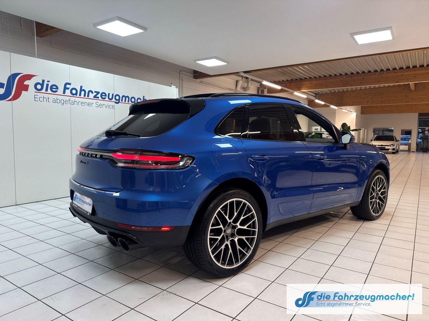 Fahrzeugabbildung Porsche Macan S El. Panodach Navi Memory Sitze Soundsyst