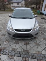 Ford Focus Schräghecklimousine  gepflegt ... - Ford Focus mit Benzin-Antrieb: Limousine, Schrägheck