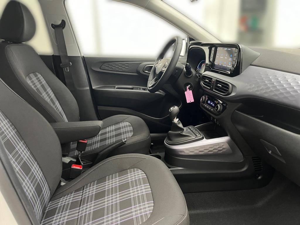 Fahrzeugabbildung Hyundai i10 FL (MJ24) 1.2 Benzin M/T Prime KlimaA Navi