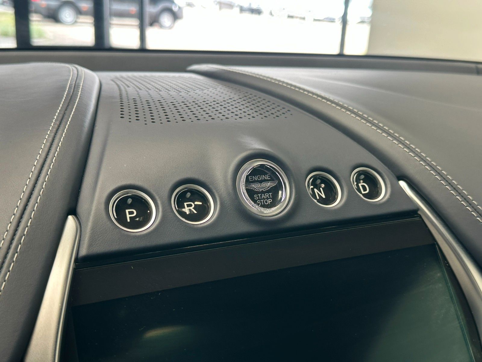 Aston Martin DBX707-Aluminite Silver-Standheizung-Leder foto 17