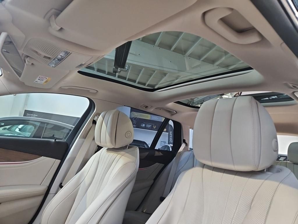 Fahrzeugabbildung Mercedes-Benz E 400 d T 4M AMG Pano Airmatic Massage Burmester