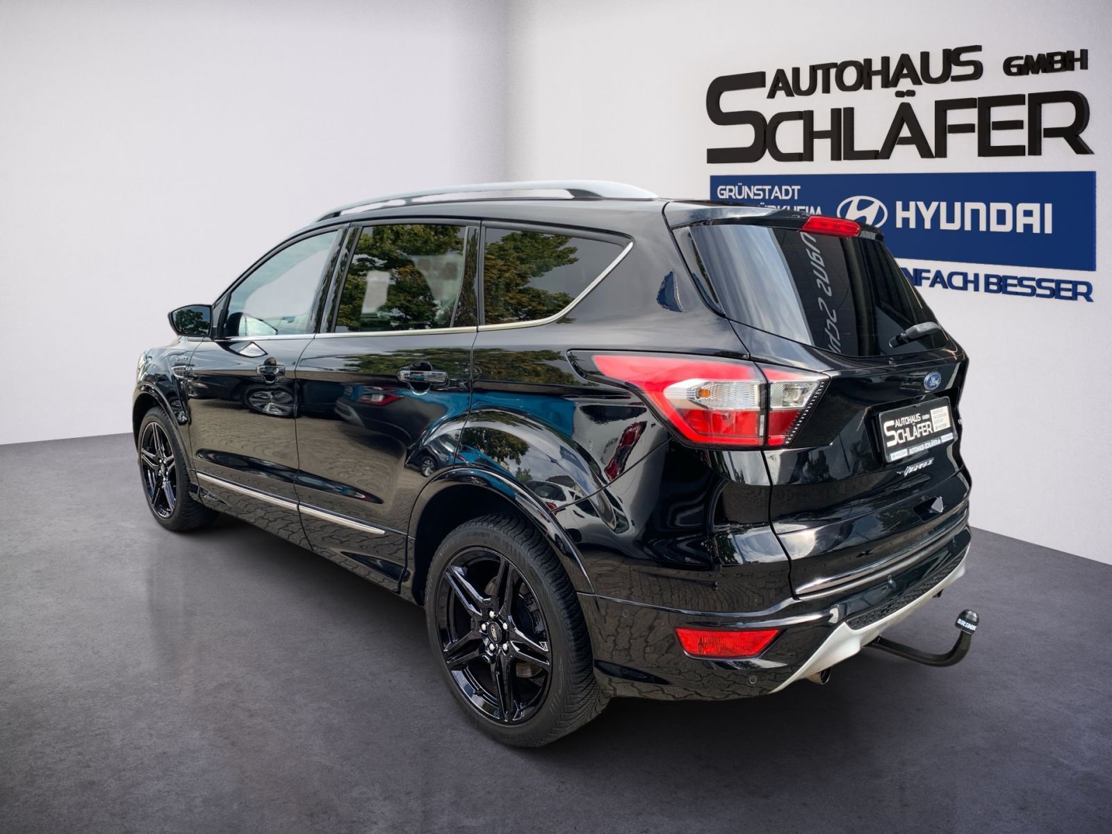 Fahrzeugabbildung Ford Kuga 1.5 EcoBoost Automatik Vignale 4x4 AHK