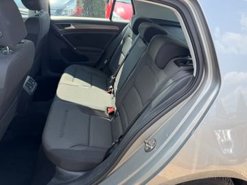 Volkswagen Golf - 11