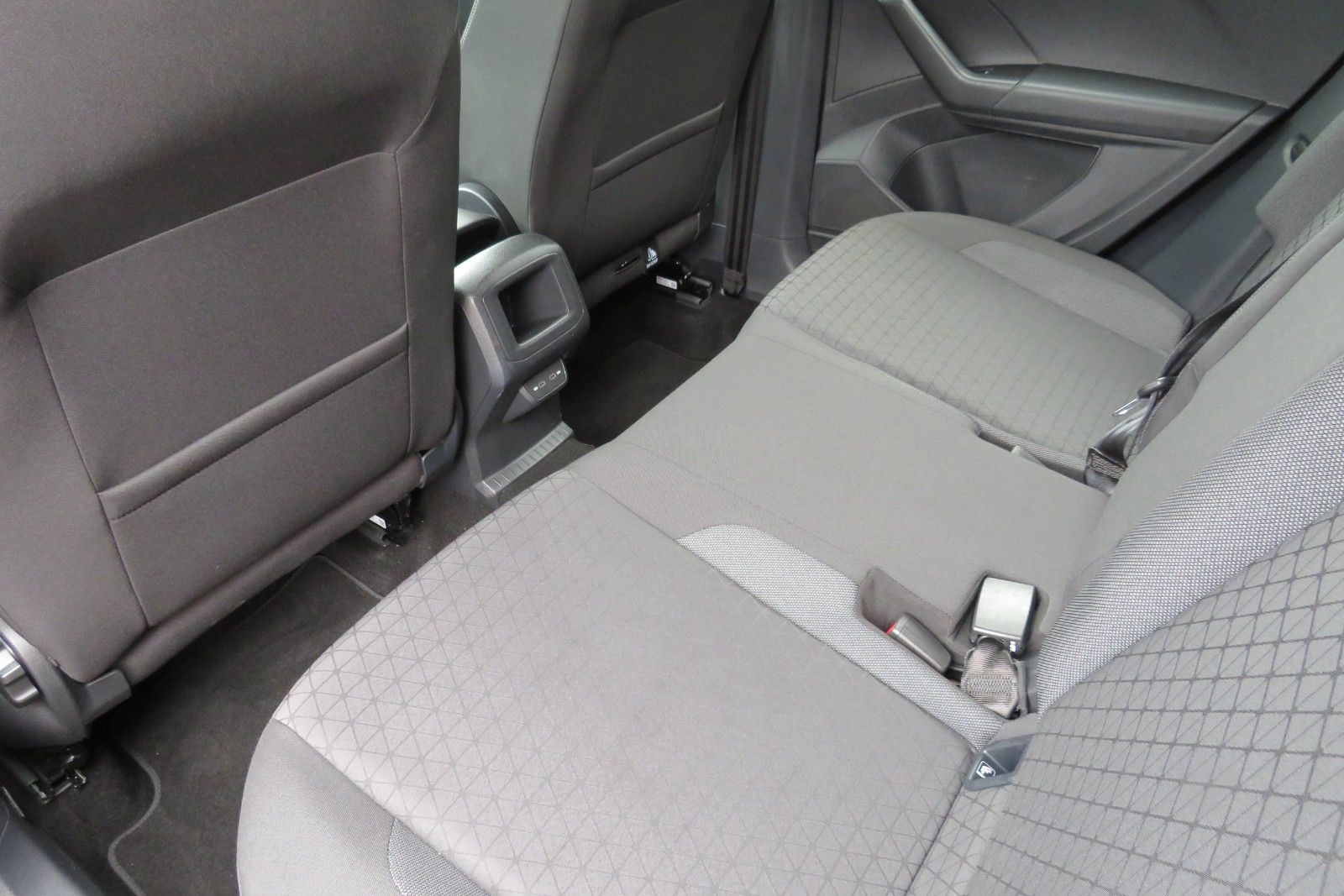 Fahrzeugabbildung Volkswagen T-CROSSLife LED SPORTP. SITZH. NAVI APP "AKTIONS