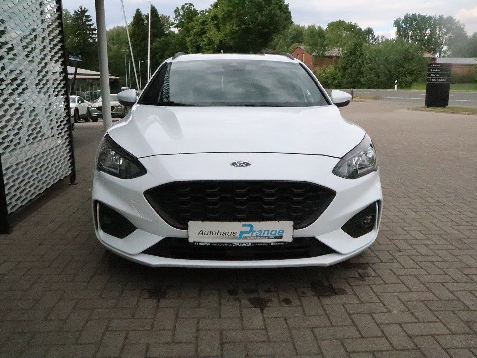 Fahrzeugabbildung Ford Focus Turnier 1.5 ST-Line AHK NAVI ACAA SHZ KeyL