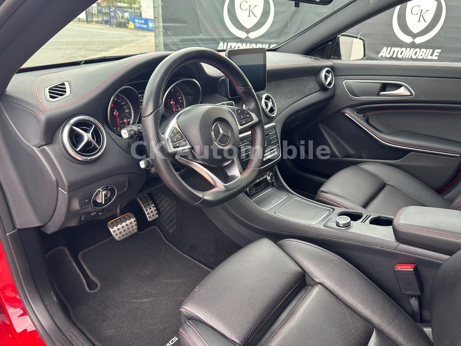 Fahrzeugabbildung Mercedes-Benz CLA 200 Shooting Brake AMG-Line/Night-Paket/LED