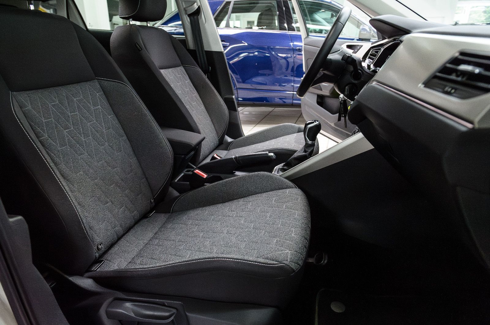 Fahrzeugabbildung Volkswagen Polo VI Move 1.0 LED+APP+BEATS+SHZ+KAMERA